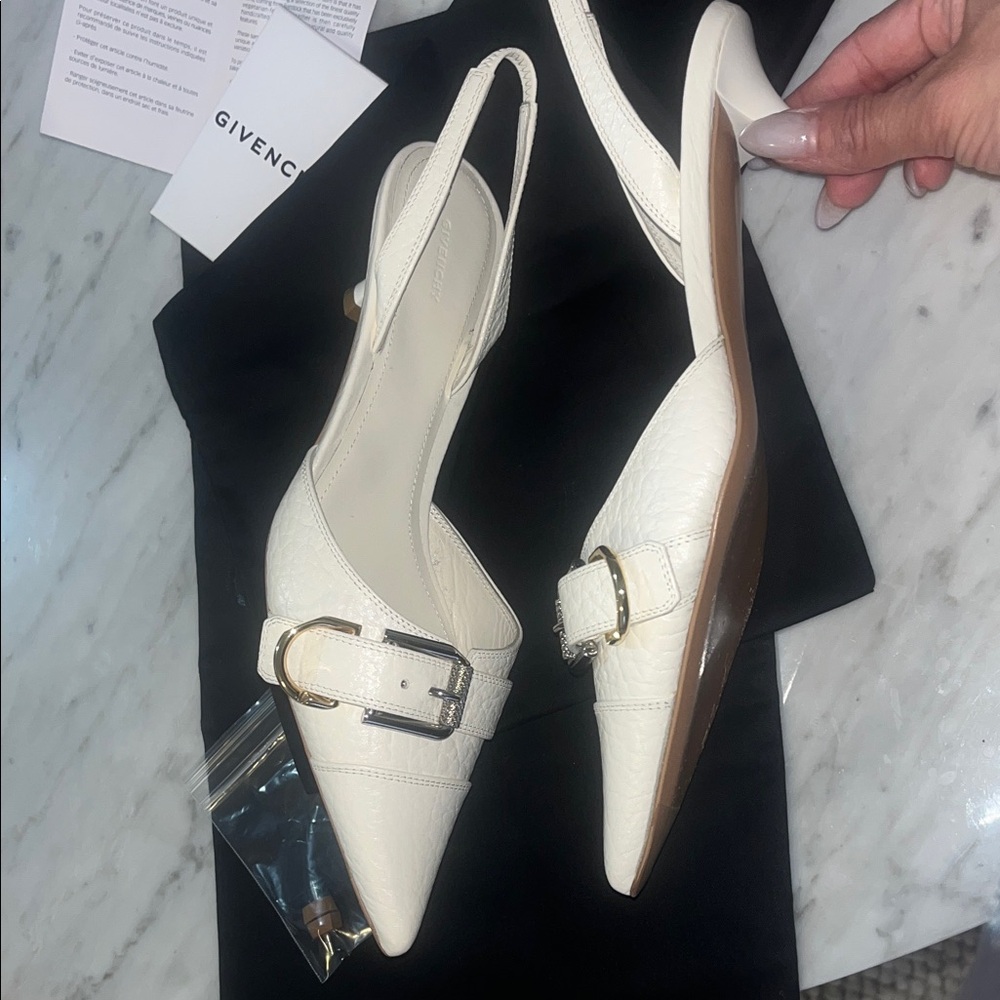 Givenchy White Box with Black Logo - Picture 13 of 16